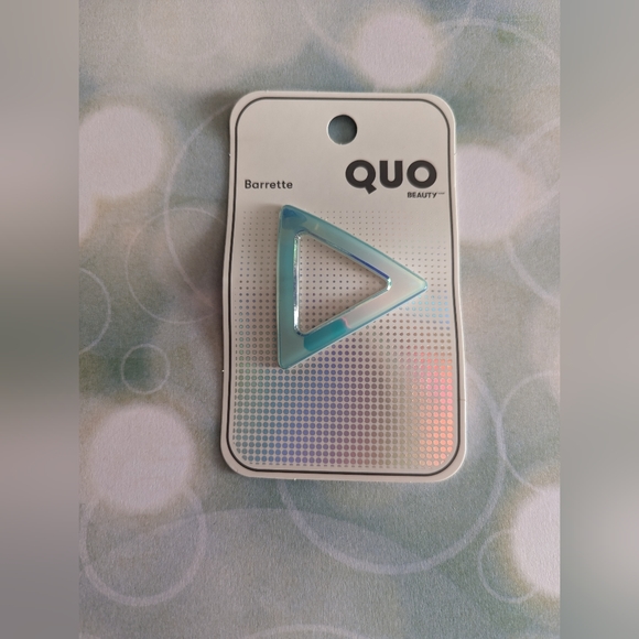 🔥4 for $20🔥
Quo Triangle Barrette - Picture 1 of 1